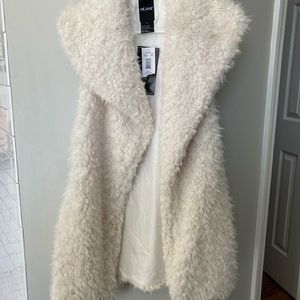 Me Jane faux white fur vest size Large